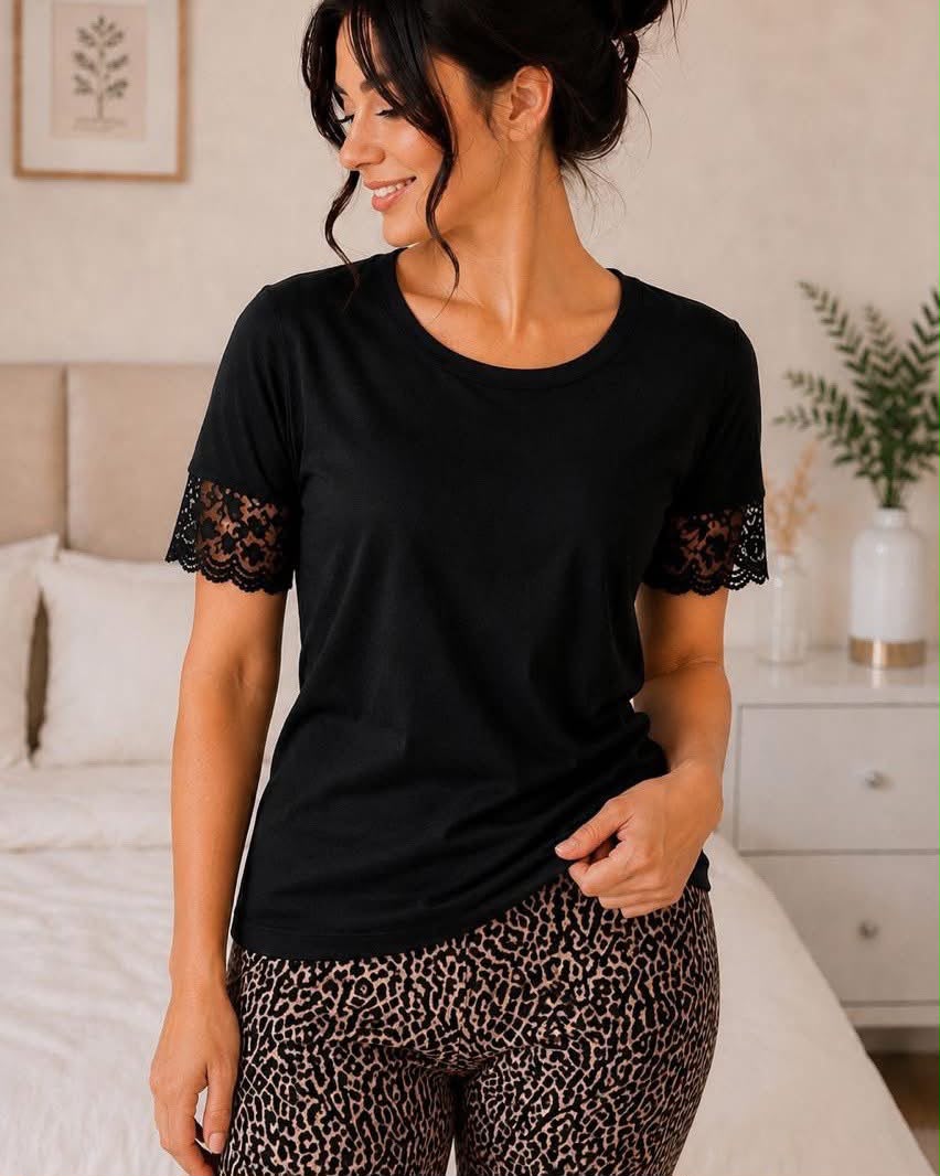 Women's Cotton Lace Sleeve Capri Pajama Set - Black & Tiger Print