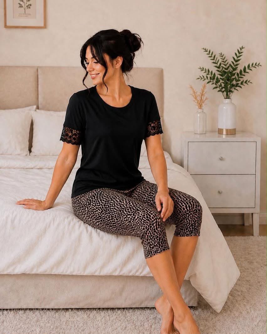 Women's Cotton Lace Sleeve Capri Pajama Set - Black & Tiger Print