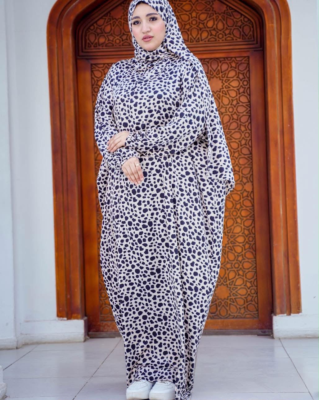 عباية صلاة مشجرة أسود في أبيض 🖤🤍