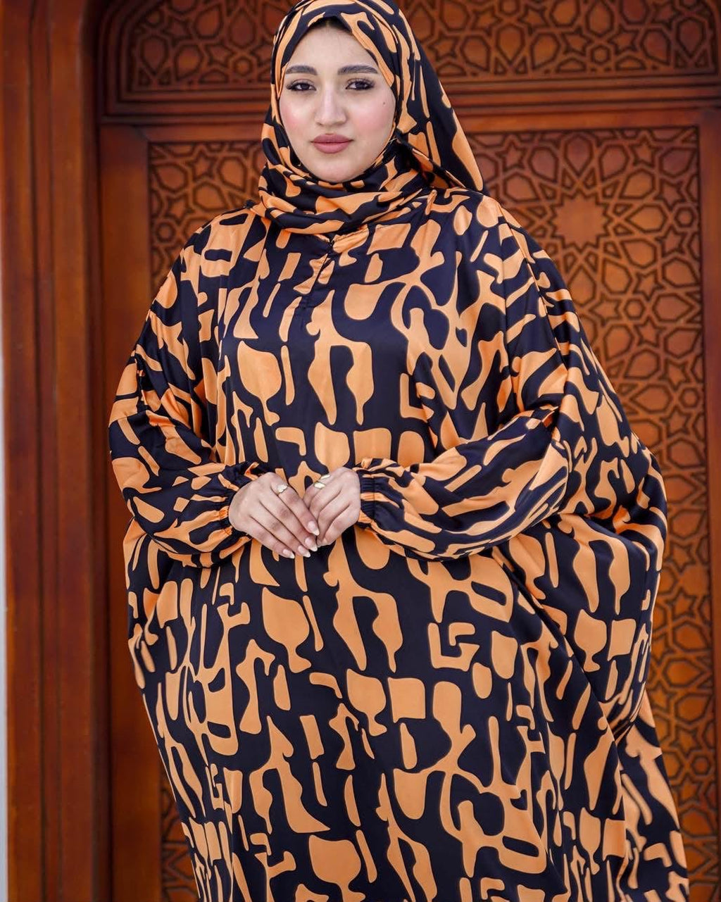 عباية صلاة مشجرة أسود في برتقالي 🖤🧡