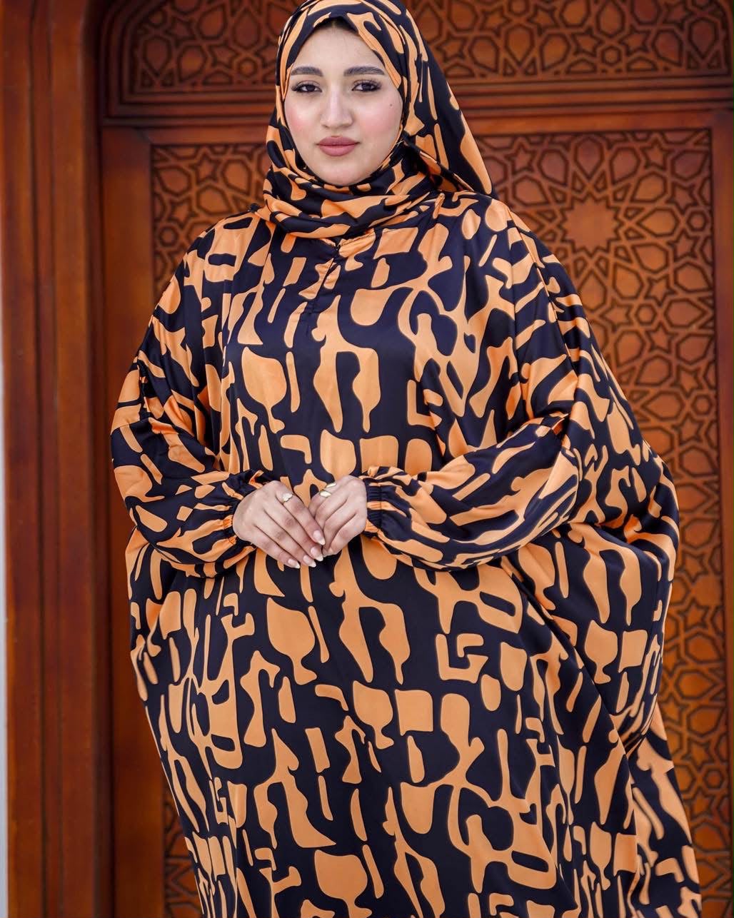 عباية صلاة مشجرة أسود في برتقالي 🖤🧡