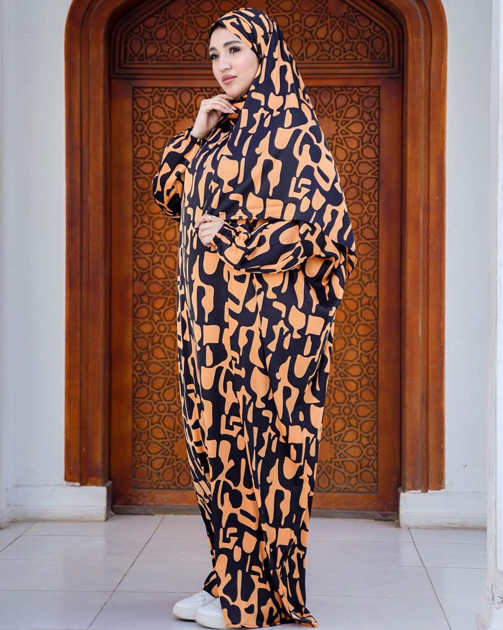 عباية صلاة مشجرة أسود في برتقالي 🖤🧡